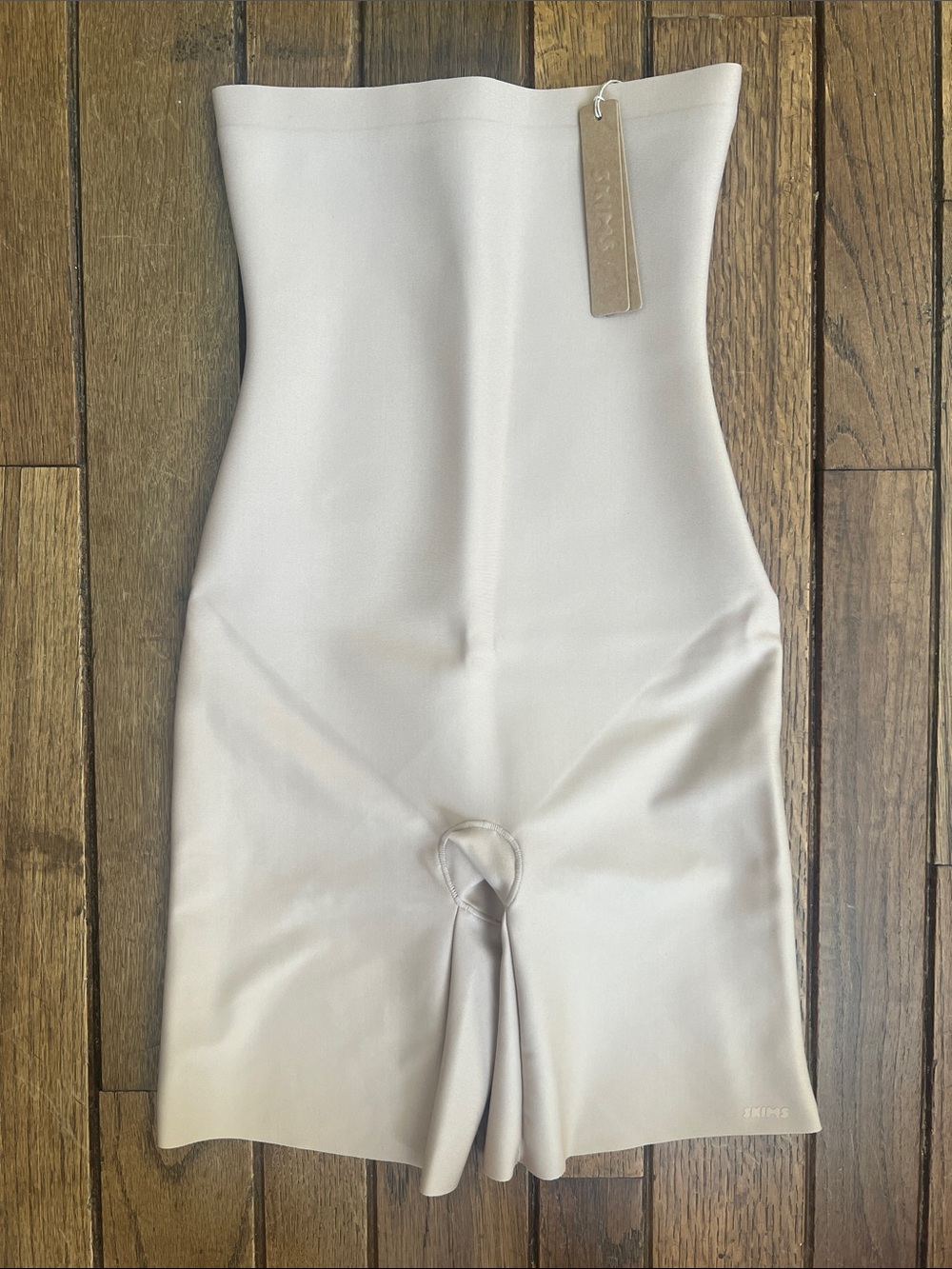 SKIMS Clay Nude Skims Body Core Sculpt High Waisted Short SIze Medium NWT